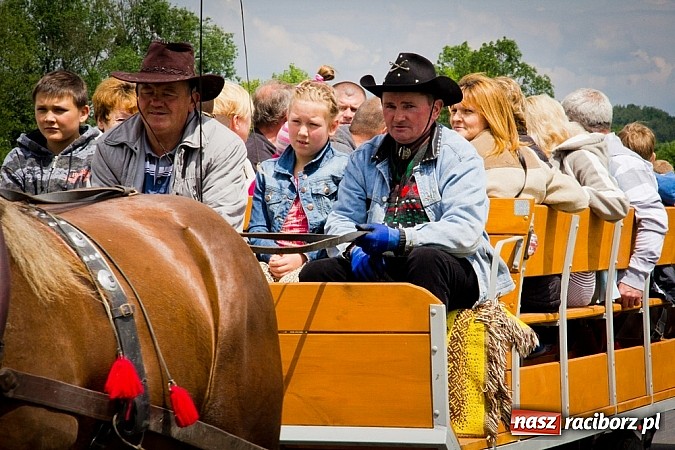 Zdjęcie w galerii na portalu naszraciborz.pl: Konna majówka w Pawłowie  wiadomości z regionu