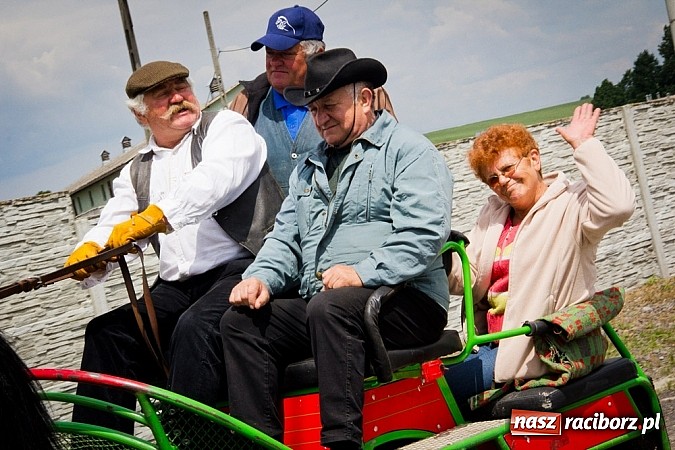 Zdjęcie w galerii na portalu naszraciborz.pl: Konna majówka w Pawłowie  wiadomości z regionu