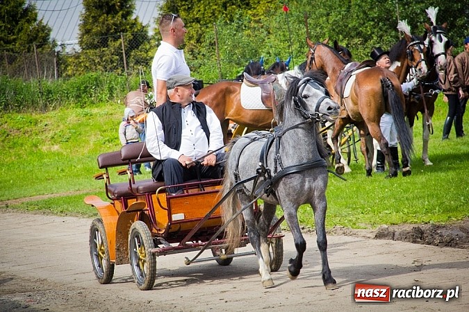 Zdjęcie w galerii na portalu naszraciborz.pl: Konna majówka w Pawłowie  wiadomości z regionu