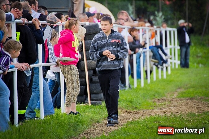 Zdjęcie w galerii na portalu naszraciborz.pl: Konna majówka w Pawłowie  wiadomości z regionu