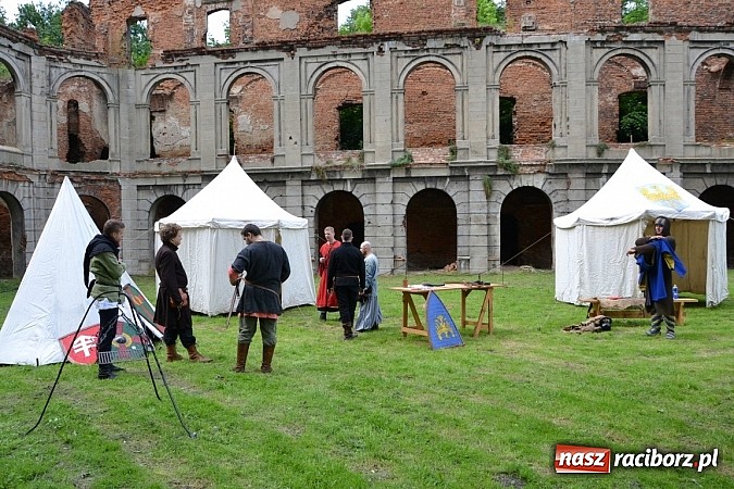 Zdjęcie w galerii na portalu naszraciborz.pl: Tworków bawi się na Nocy Świętojańskiej wiadomości z regionu