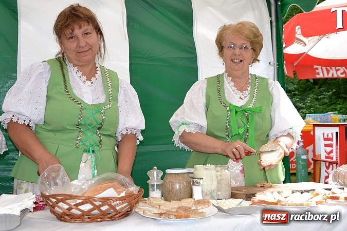 Zdjęcie w galerii na portalu naszraciborz.pl: Tworków bawi się na Nocy Świętojańskiej wiadomości z regionu