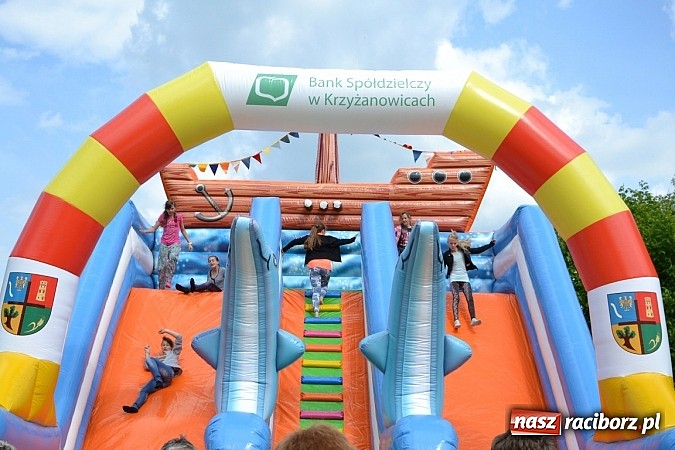 Zdjęcie w galerii na portalu naszraciborz.pl: Tworków bawi się na Nocy Świętojańskiej wiadomości z regionu