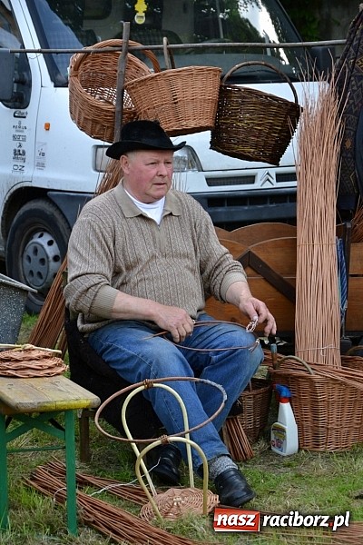 Zdjęcie w galerii na portalu naszraciborz.pl: Tworków bawi się na Nocy Świętojańskiej wiadomości z regionu