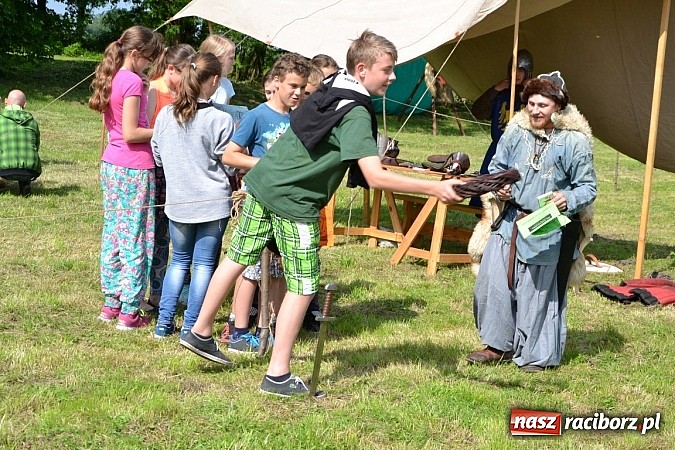 Zdjęcie w galerii na portalu naszraciborz.pl: Tworków bawi się na Nocy Świętojańskiej wiadomości z regionu