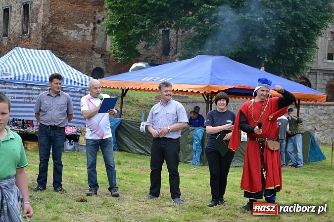 Zdjęcie w galerii na portalu naszraciborz.pl: Tworków bawi się na Nocy Świętojańskiej wiadomości z regionu