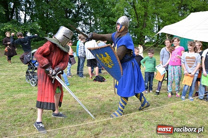 Zdjęcie w galerii na portalu naszraciborz.pl: Tworków bawi się na Nocy Świętojańskiej wiadomości z regionu