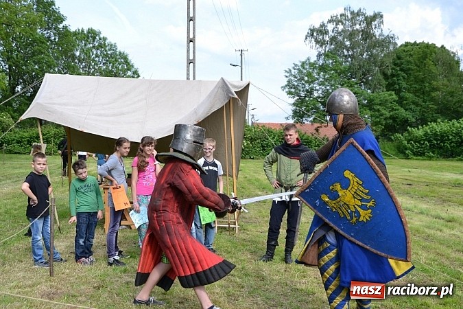 Zdjęcie w galerii na portalu naszraciborz.pl: Tworków bawi się na Nocy Świętojańskiej wiadomości z regionu
