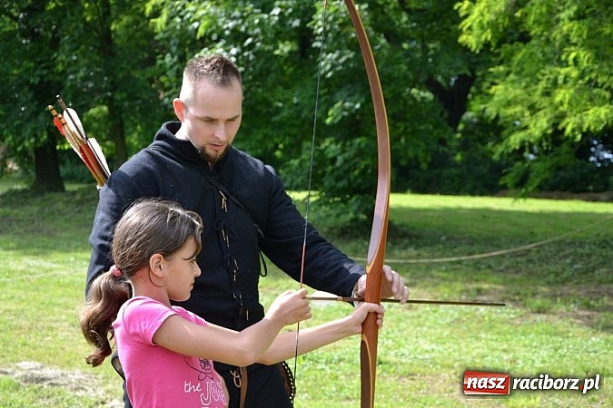 Zdjęcie w galerii na portalu naszraciborz.pl: Tworków bawi się na Nocy Świętojańskiej wiadomości z regionu