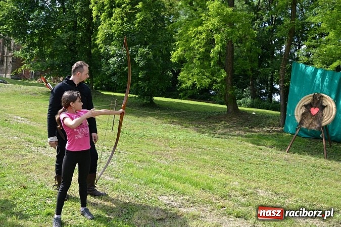 Zdjęcie w galerii na portalu naszraciborz.pl: Tworków bawi się na Nocy Świętojańskiej wiadomości z regionu