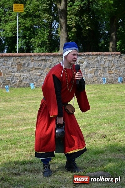Zdjęcie w galerii na portalu naszraciborz.pl: Tworków bawi się na Nocy Świętojańskiej wiadomości z regionu