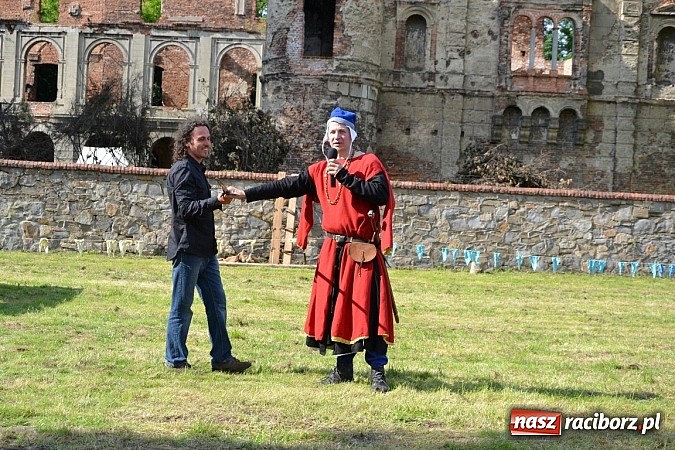 Zdjęcie w galerii na portalu naszraciborz.pl: Tworków bawi się na Nocy Świętojańskiej wiadomości z regionu