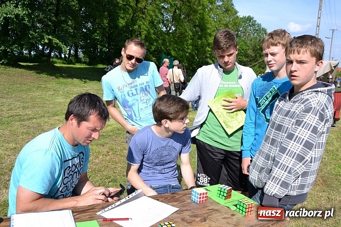 Zdjęcie w galerii na portalu naszraciborz.pl: Tworków bawi się na Nocy Świętojańskiej wiadomości z regionu