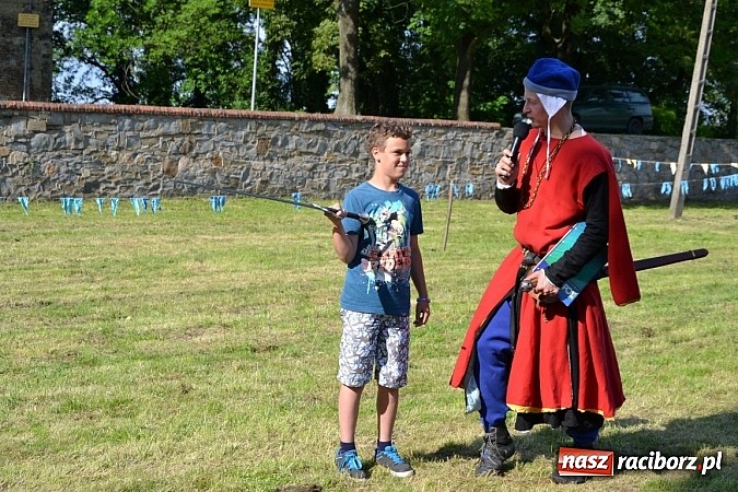 Zdjęcie w galerii na portalu naszraciborz.pl: Tworków bawi się na Nocy Świętojańskiej wiadomości z regionu