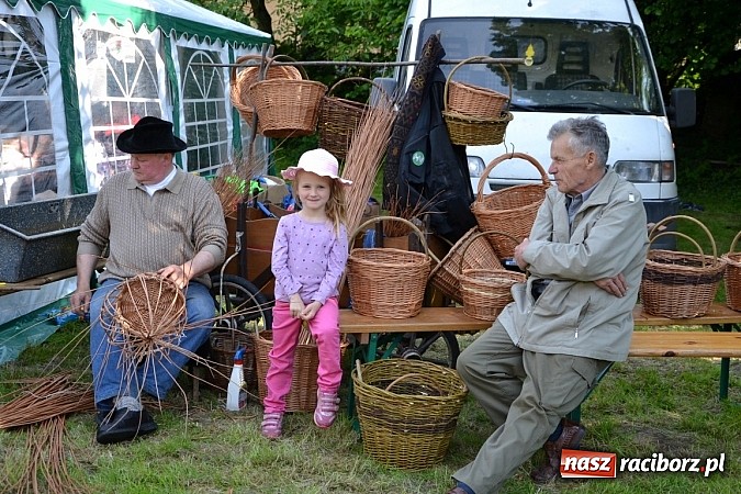 Zdjęcie w galerii na portalu naszraciborz.pl: Tworków bawi się na Nocy Świętojańskiej wiadomości z regionu