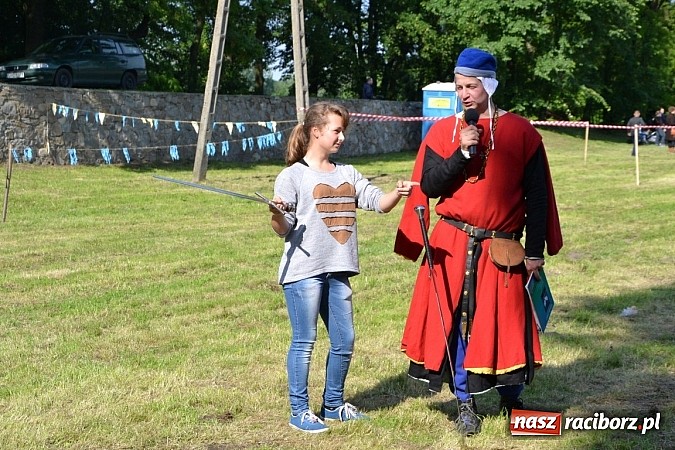 Zdjęcie w galerii na portalu naszraciborz.pl: Tworków bawi się na Nocy Świętojańskiej wiadomości z regionu