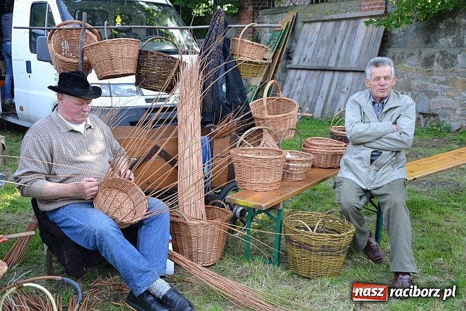 Zdjęcie w galerii na portalu naszraciborz.pl: Tworków bawi się na Nocy Świętojańskiej wiadomości z regionu