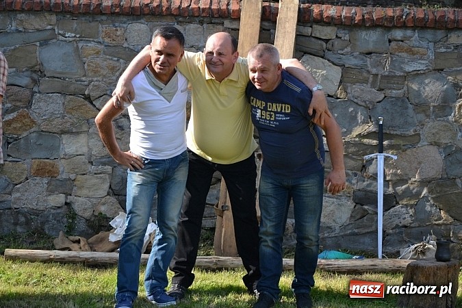 Zdjęcie w galerii na portalu naszraciborz.pl: Tworków bawi się na Nocy Świętojańskiej wiadomości z regionu