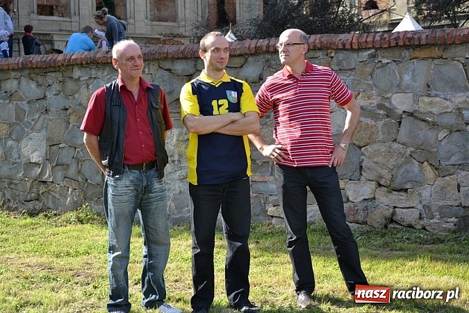 Zdjęcie w galerii na portalu naszraciborz.pl: Tworków bawi się na Nocy Świętojańskiej wiadomości z regionu