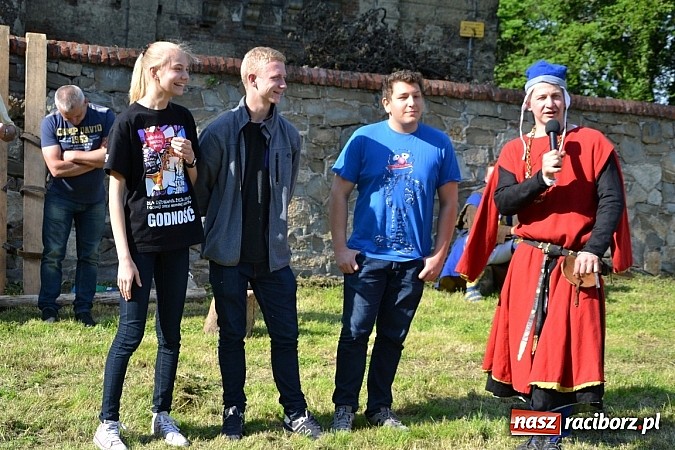 Zdjęcie w galerii na portalu naszraciborz.pl: Tworków bawi się na Nocy Świętojańskiej wiadomości z regionu