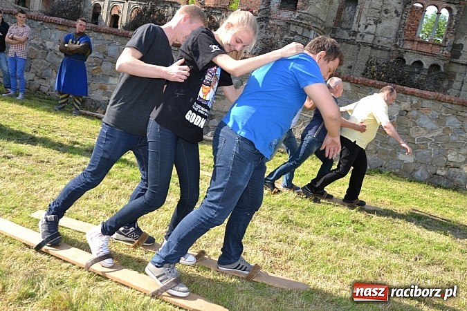 Zdjęcie w galerii na portalu naszraciborz.pl: Tworków bawi się na Nocy Świętojańskiej wiadomości z regionu