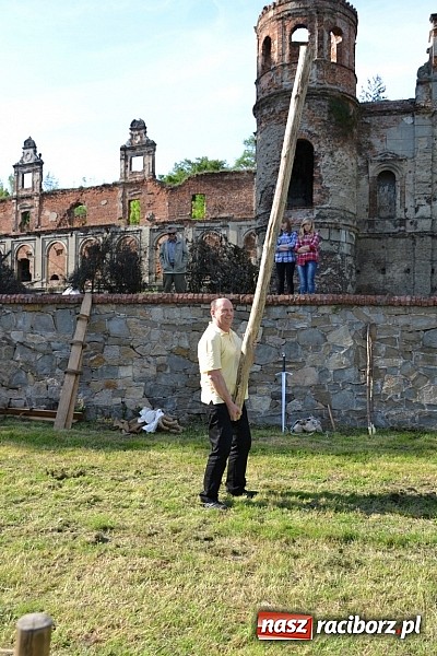Zdjęcie w galerii na portalu naszraciborz.pl: Tworków bawi się na Nocy Świętojańskiej wiadomości z regionu