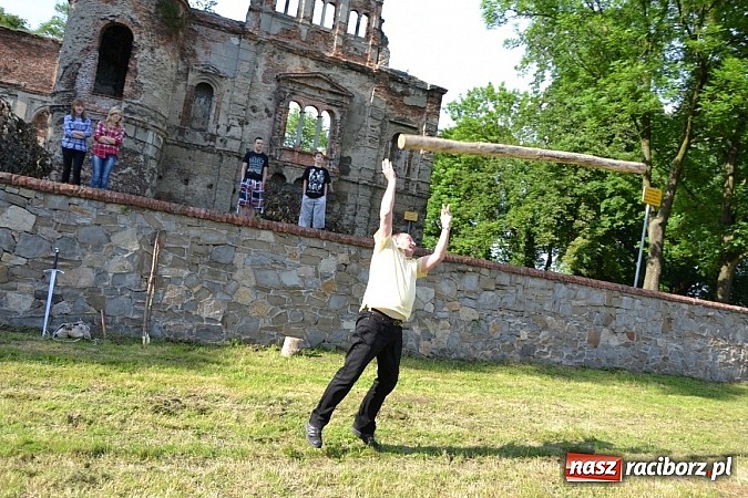 Zdjęcie w galerii na portalu naszraciborz.pl: Tworków bawi się na Nocy Świętojańskiej wiadomości z regionu