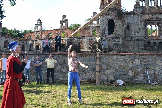 Zdjęcie w galerii na portalu naszraciborz.pl: Tworków bawi się na Nocy Świętojańskiej wiadomości z regionu