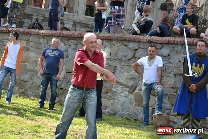 Zdjęcie w galerii na portalu naszraciborz.pl: Tworków bawi się na Nocy Świętojańskiej wiadomości z regionu