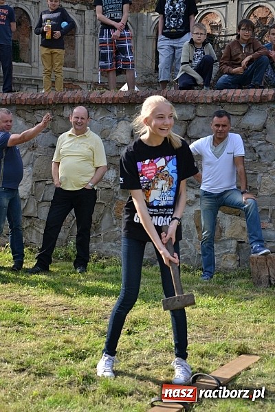 Zdjęcie w galerii na portalu naszraciborz.pl: Tworków bawi się na Nocy Świętojańskiej wiadomości z regionu