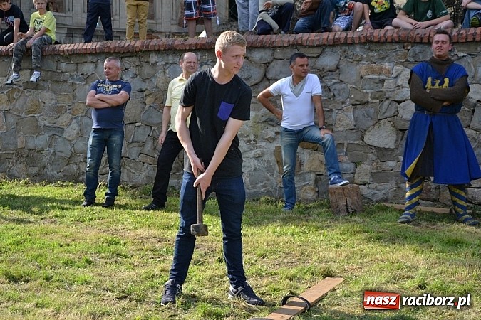 Zdjęcie w galerii na portalu naszraciborz.pl: Tworków bawi się na Nocy Świętojańskiej wiadomości z regionu