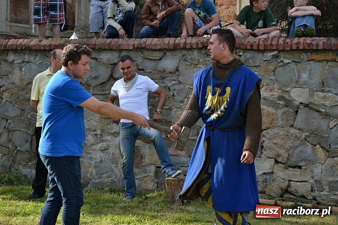 Zdjęcie w galerii na portalu naszraciborz.pl: Tworków bawi się na Nocy Świętojańskiej wiadomości z regionu