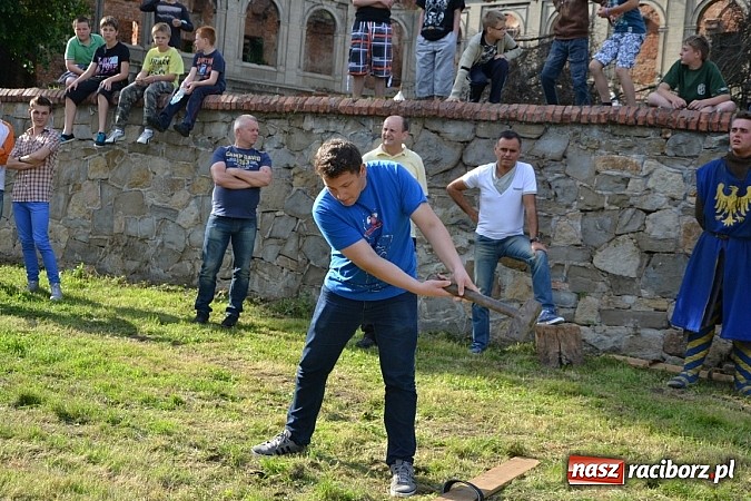 Zdjęcie w galerii na portalu naszraciborz.pl: Tworków bawi się na Nocy Świętojańskiej wiadomości z regionu