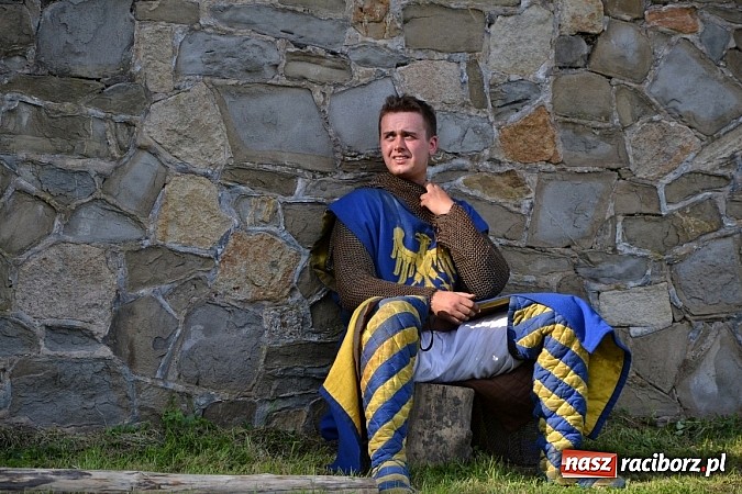 Zdjęcie w galerii na portalu naszraciborz.pl: Tworków bawi się na Nocy Świętojańskiej wiadomości z regionu