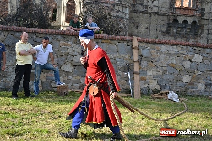 Zdjęcie w galerii na portalu naszraciborz.pl: Tworków bawi się na Nocy Świętojańskiej wiadomości z regionu