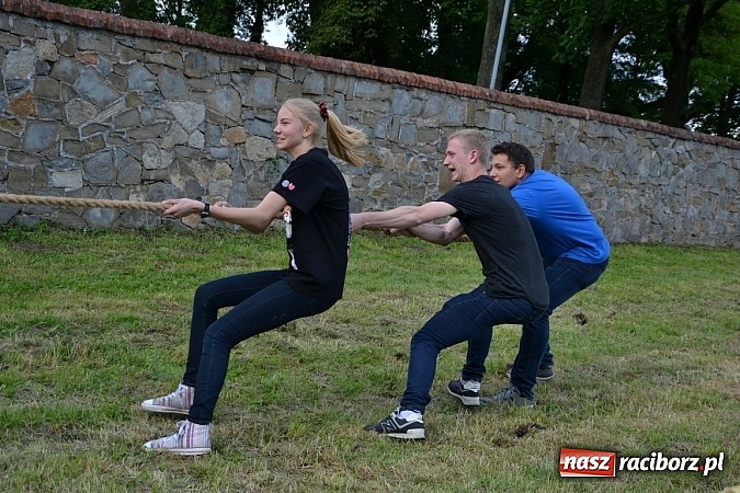 Zdjęcie w galerii na portalu naszraciborz.pl: Tworków bawi się na Nocy Świętojańskiej wiadomości z regionu