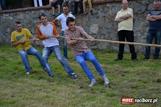 Zdjęcie w galerii na portalu naszraciborz.pl: Tworków bawi się na Nocy Świętojańskiej wiadomości z regionu