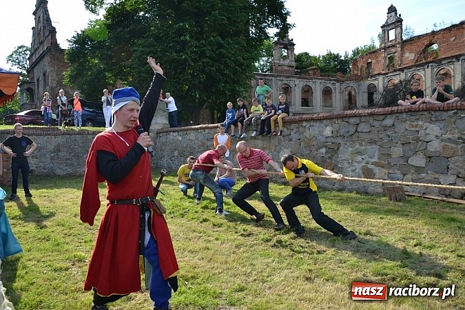 Zdjęcie w galerii na portalu naszraciborz.pl: Tworków bawi się na Nocy Świętojańskiej wiadomości z regionu