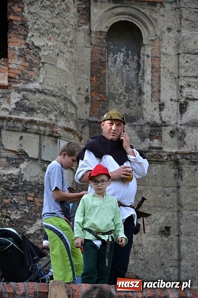 Zdjęcie w galerii na portalu naszraciborz.pl: Tworków bawi się na Nocy Świętojańskiej wiadomości z regionu