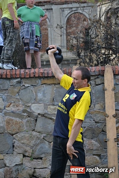 Zdjęcie w galerii na portalu naszraciborz.pl: Tworków bawi się na Nocy Świętojańskiej wiadomości z regionu