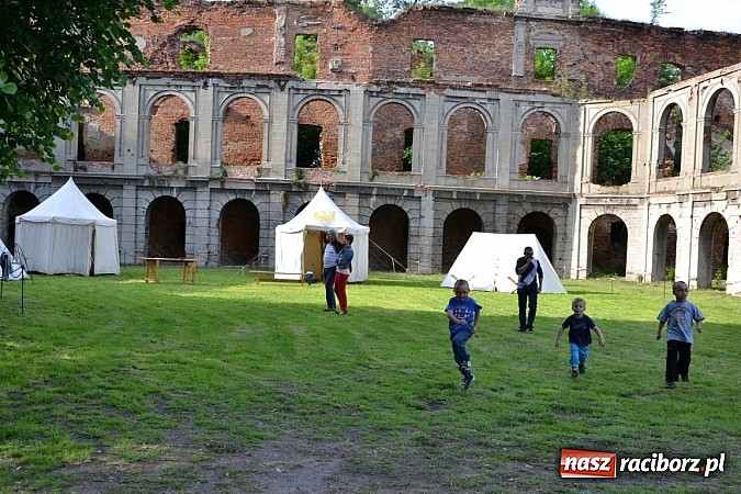 Zdjęcie w galerii na portalu naszraciborz.pl: Tworków bawi się na Nocy Świętojańskiej wiadomości z regionu