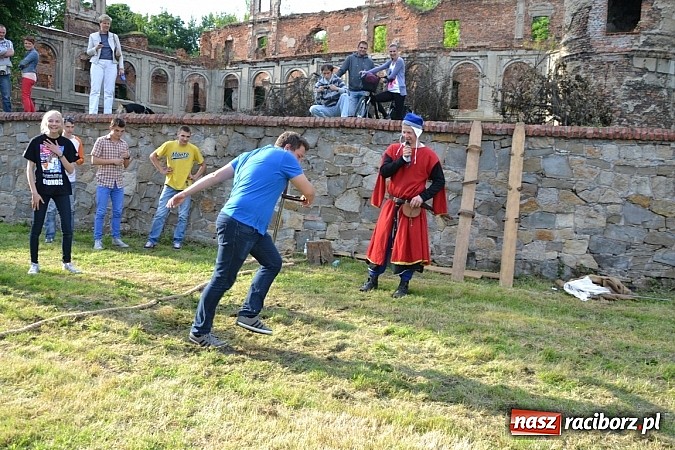 Zdjęcie w galerii na portalu naszraciborz.pl: Tworków bawi się na Nocy Świętojańskiej wiadomości z regionu