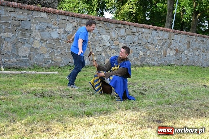 Zdjęcie w galerii na portalu naszraciborz.pl: Tworków bawi się na Nocy Świętojańskiej wiadomości z regionu