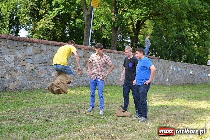 Zdjęcie w galerii na portalu naszraciborz.pl: Tworków bawi się na Nocy Świętojańskiej wiadomości z regionu