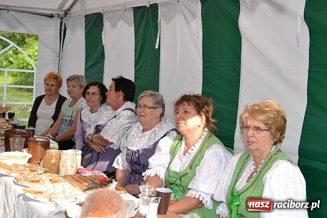 Zdjęcie w galerii na portalu naszraciborz.pl: Tworków bawi się na Nocy Świętojańskiej wiadomości z regionu