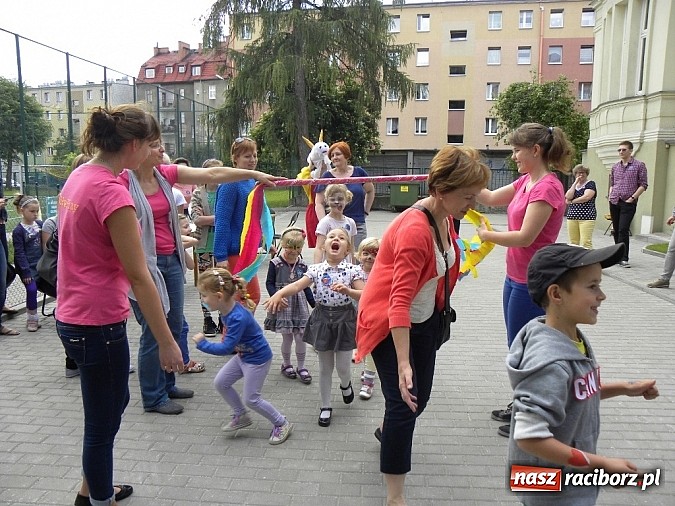 Zdjęcie w galerii na portalu naszraciborz.pl: Dzień Dziecka z Koziołkiem wiadomości z regionu