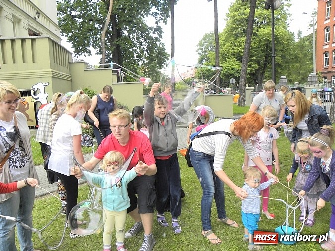 Zdjęcie w galerii na portalu naszraciborz.pl: Dzień Dziecka z Koziołkiem wiadomości z regionu