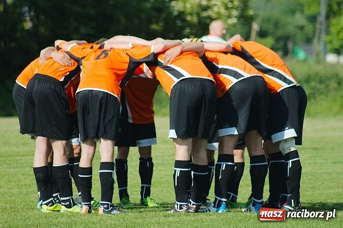 Zdjęcie w galerii na portalu naszraciborz.pl: Wymęczone zwycięstwo Wichru. Bieńkowice własnym cieniem wiadomości z regionu