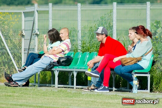 Zdjęcie w galerii na portalu naszraciborz.pl: Wymęczone zwycięstwo Wichru. Bieńkowice własnym cieniem wiadomości z regionu