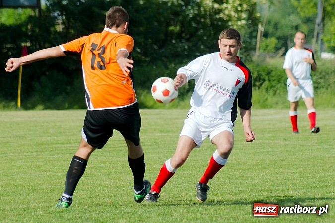Zdjęcie w galerii na portalu naszraciborz.pl: Wymęczone zwycięstwo Wichru. Bieńkowice własnym cieniem wiadomości z regionu